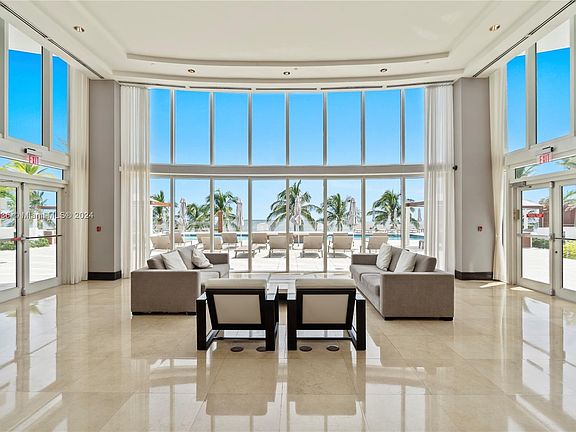 3rd image of 18911 Collins Ave APT 2704