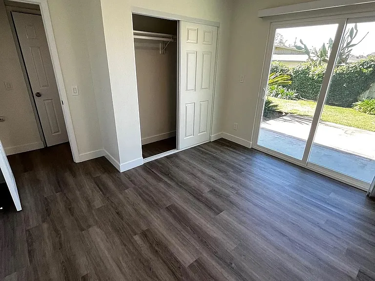 1080 Gardena Rd — Photo 5