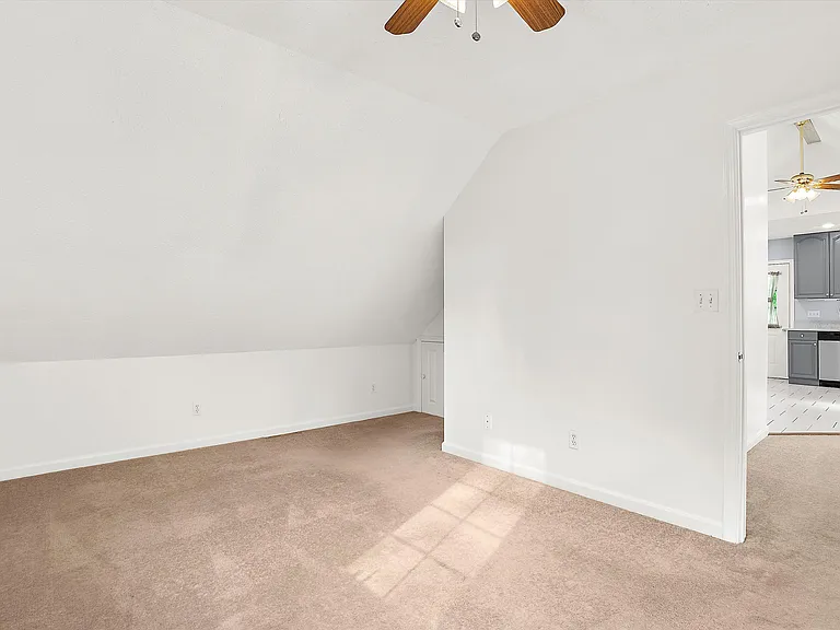 587 A St #R — Photo 20