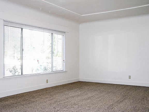 2nd image of 1045 South St