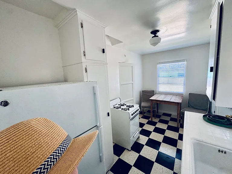 4851 Brighton Ave #A — Photo 17