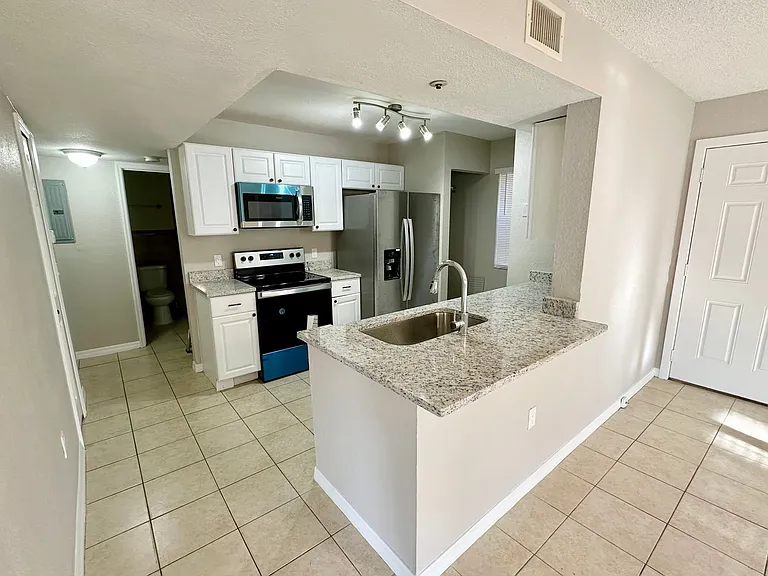 696 Youngstown Pkwy #319 — Photo 5