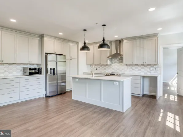 210 E Boscawen St #202, Winchester, VA 22601