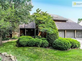 107 NE Shoreview Ct, Lees Summit, MO 64064