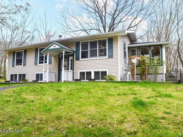 136 White Mills Road, Chatham, NY 12037