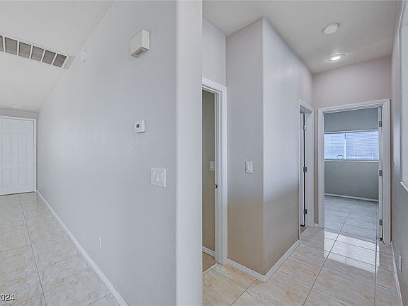 4th image of 106 Fratelli Ave