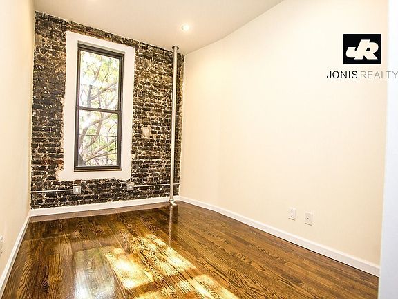 4th image of 115 Saint Marks Pl APT 20