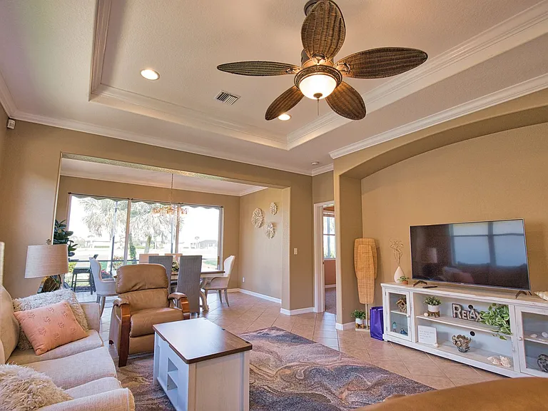 482 Montelluna Dr — Photo 9