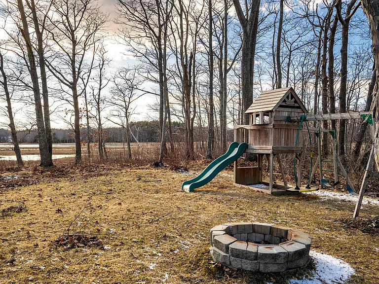 82 Hills Beach Rd — Photo 25
