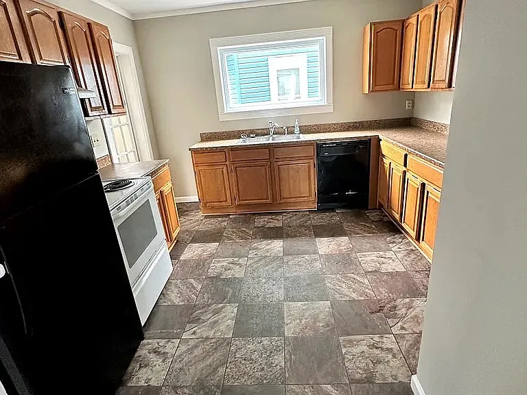 503 Lincoln St — Photo 11