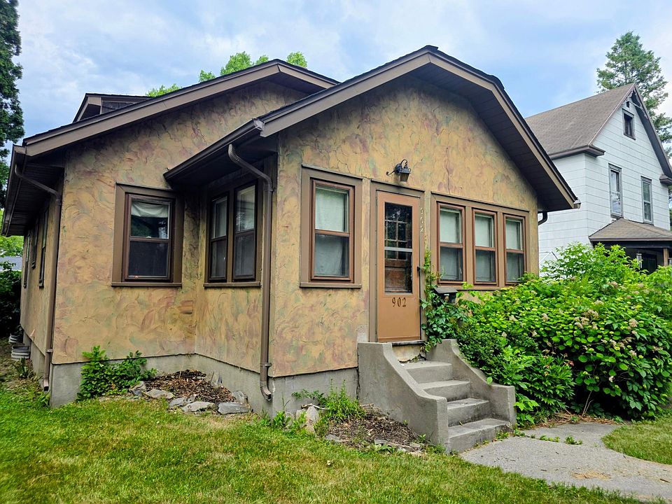 1st image of 902 7th St