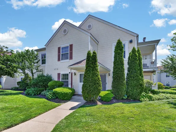 182 Fairview Circle, Middle Island, NY 11953