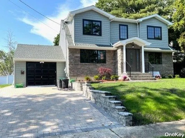 126 Garden Drive, Albertson, NY 11507