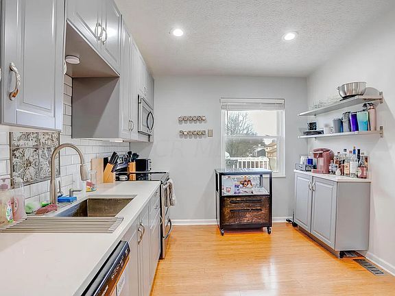 4th image of 4105 Blue Coat Ln