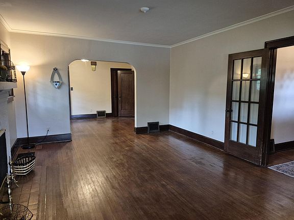 3rd image of 510 Van Wie Ave