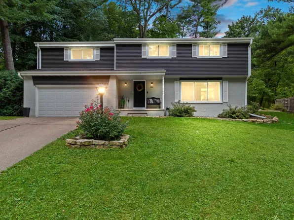 823 Laverne Dr, Green Bay, WI 54311