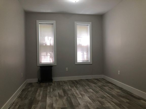 5th image of 121 Roosevelt Ave #4AQ