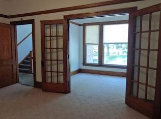 915 College Ave APT 3, Racine, WI 53403