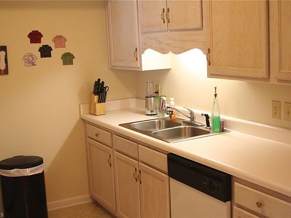 4th image of 5703 Battery Dr #F