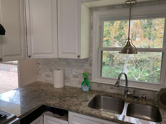 5th image of 3709 Marlborough Dr