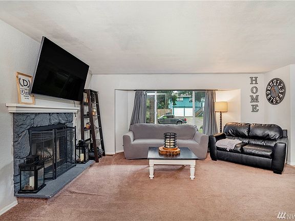 5th image of 1909 167th Street Ct E