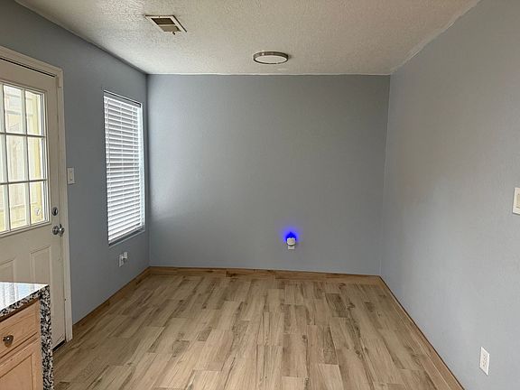 5th image of 4115 Rowe Ave NW