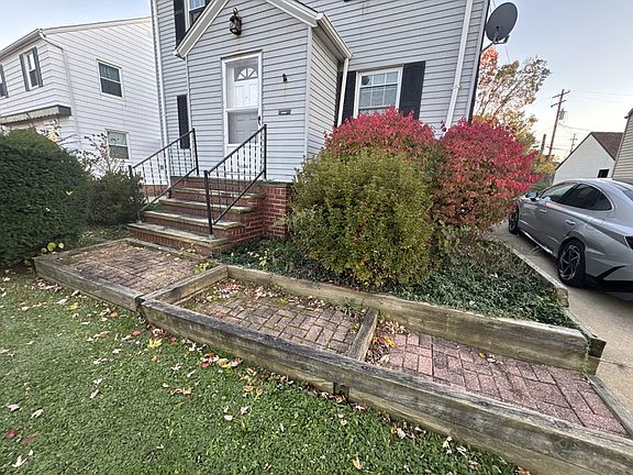 2nd image of 11104 Lincoln Ave