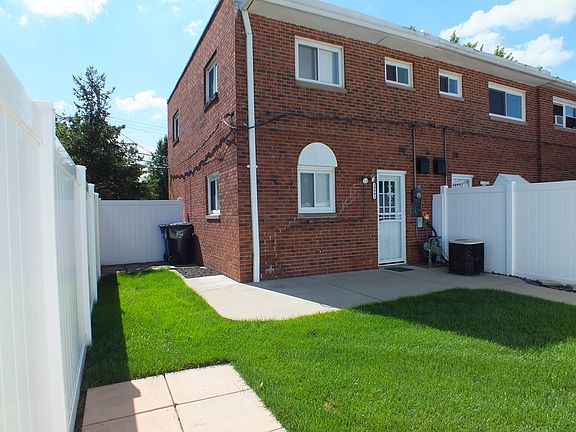 4th image of 5990 Glenway Dr #A