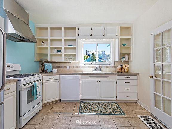 5th image of 1106 N E Street