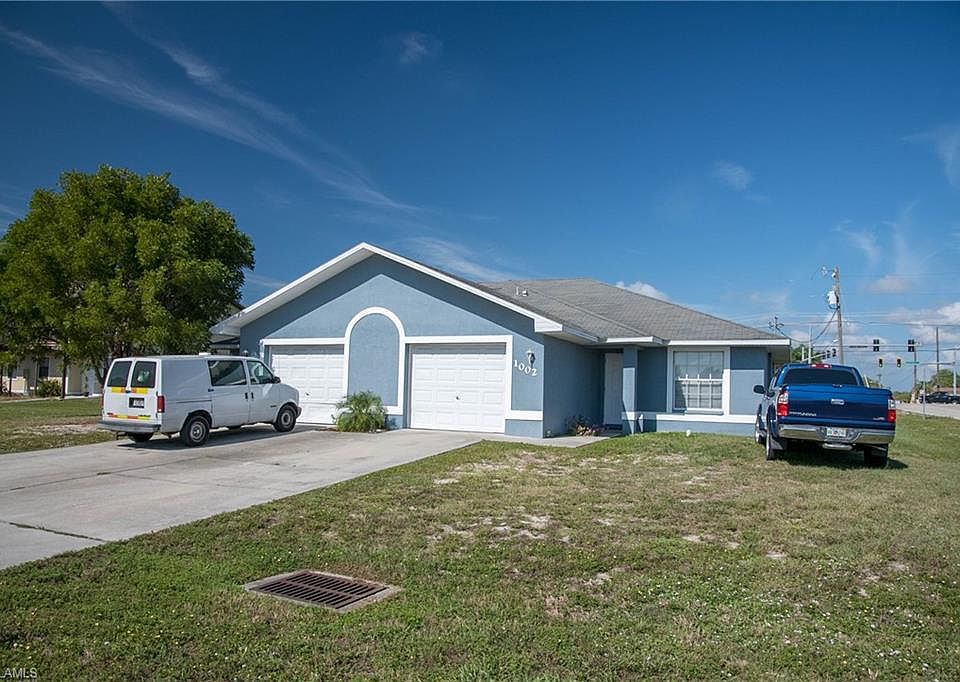 1st image of 1002/1004 SE 9th Ct