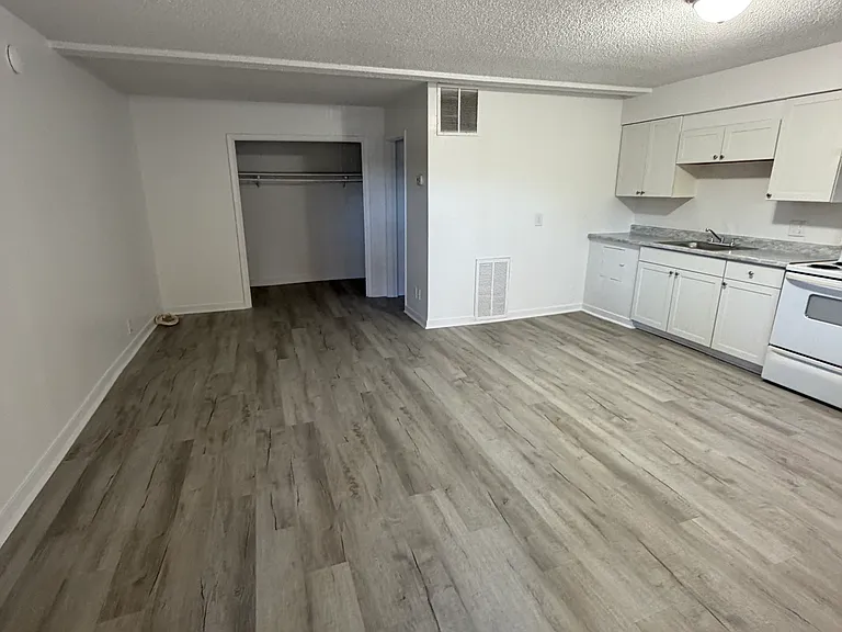 2427 Clifford Ave #1 — Photo 8