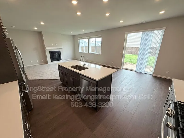 5954 Henshaw St SE — Photo 5