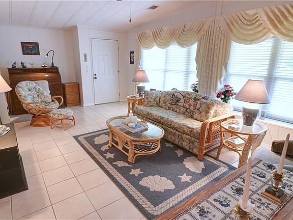 4th image of 218 N Fiji Cir