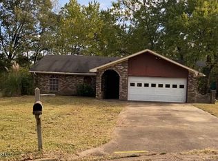 710 Barwood Ct, Jackson, MS 39212