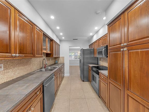 2nd image of 7460 Sabal Dr #7460