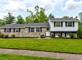 8504 Masters Ct, Louisville, KY 40291