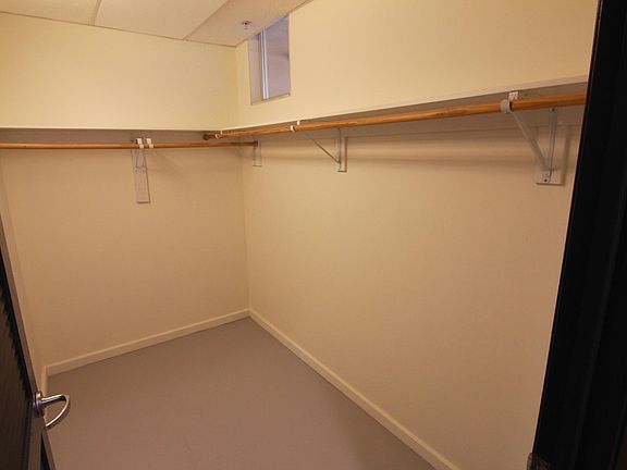 5th image of 1000 1/2 S Hope St #317
