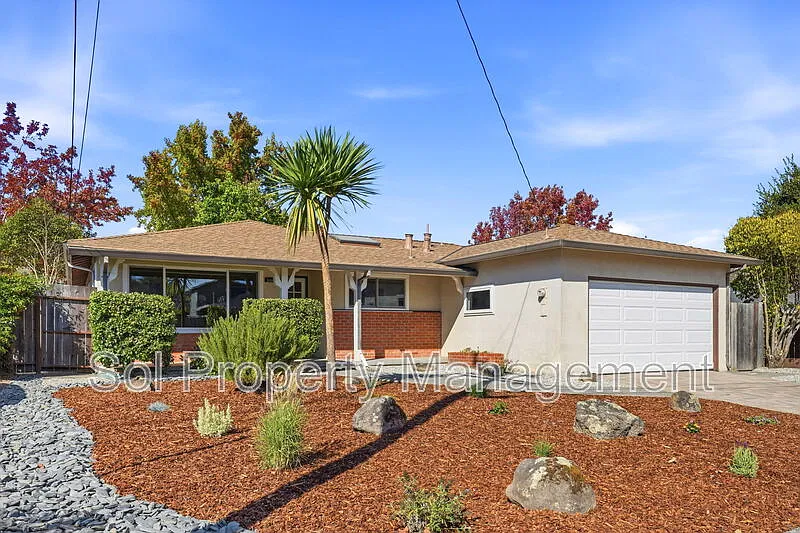 3 bed, 2.0 bath, 1526 sqft, $5,900 — Photo 2