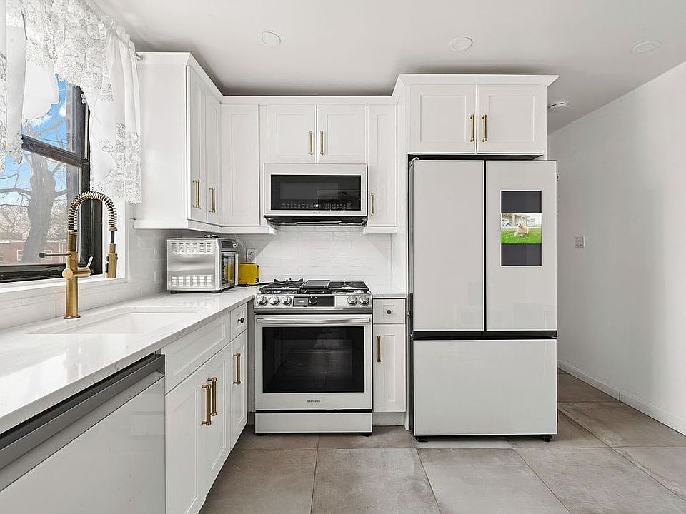 1st image of 1165 E 54th St APT 3E