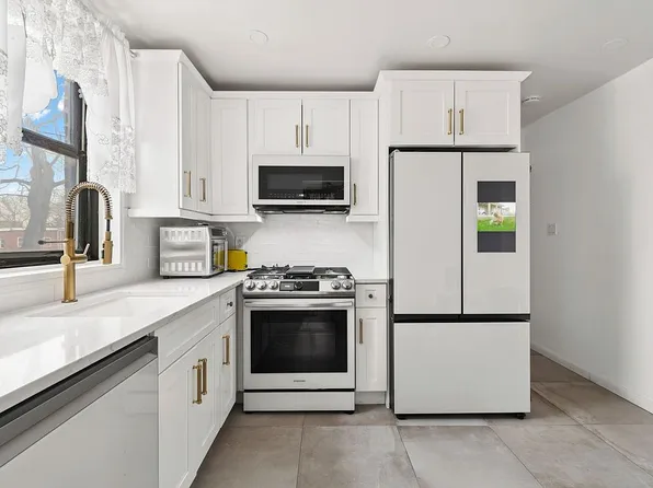 1165 E 54th St APT 3E, Brooklyn, NY 11234