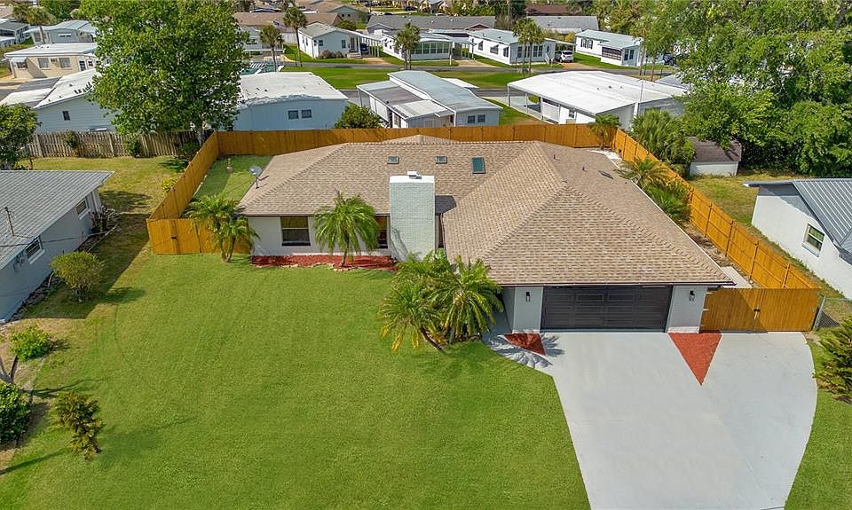 1st image of 113 Palm Breeze Dr