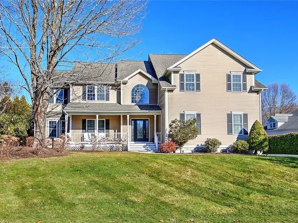 6 Grandstand Dr, Lincoln, RI 02865