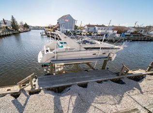 2427 Stanley Dr, Toms River, NJ 08753