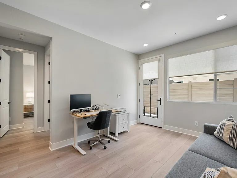 2906 Foundry Ct — Photo 6