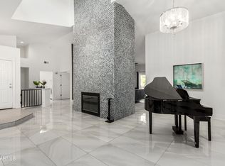 102 S Honeysuckle Ln, Gilbert, AZ 85296