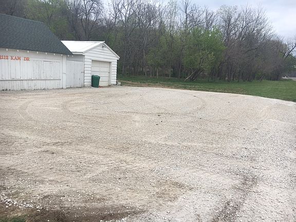 Barn and Garage/Gravel Drive
