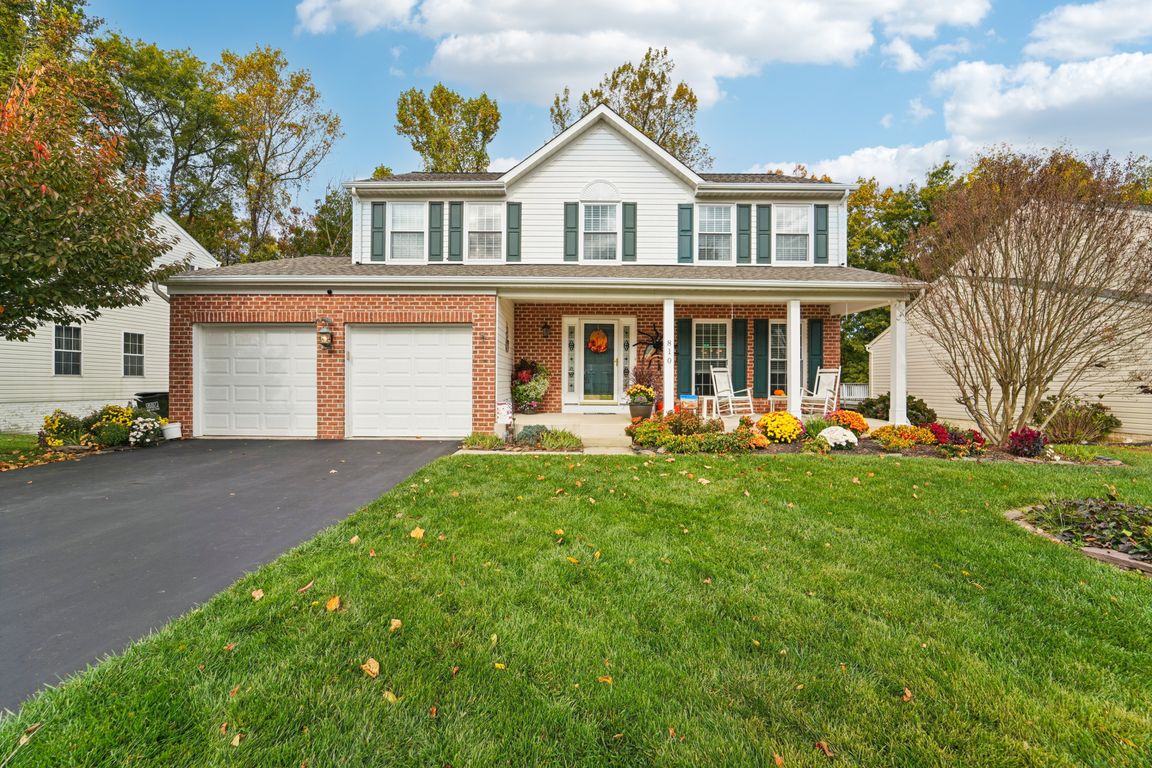 Oak Mill Dr-S3010-001.jpg