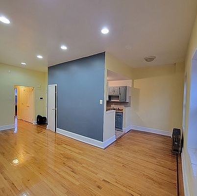 3rd image of 25 W 120th St #4