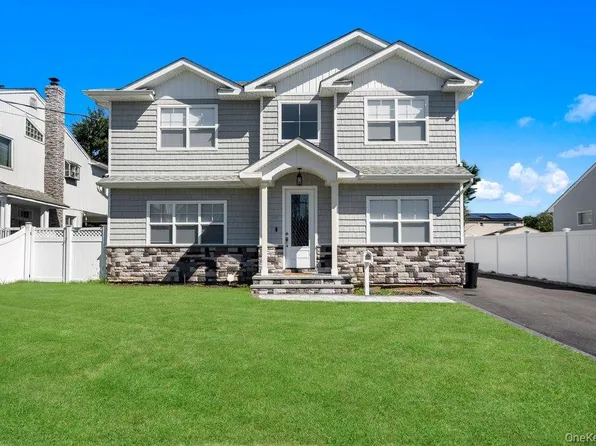 183 Park Lane, Massapequa, NY 11758