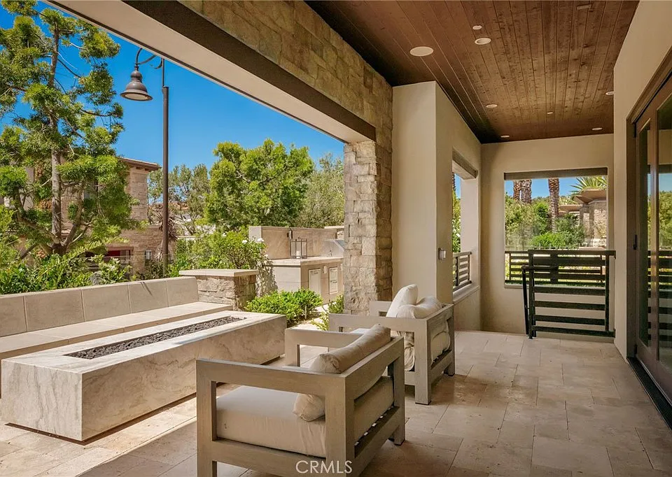 99 Monarch Bch